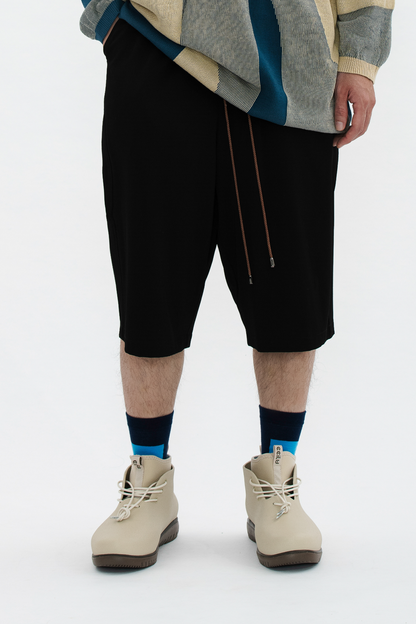 抽繩後翻片短褲