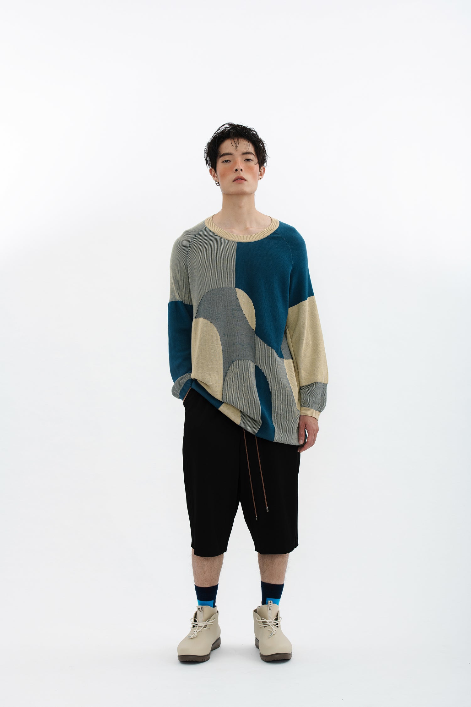 抽繩後翻片短褲